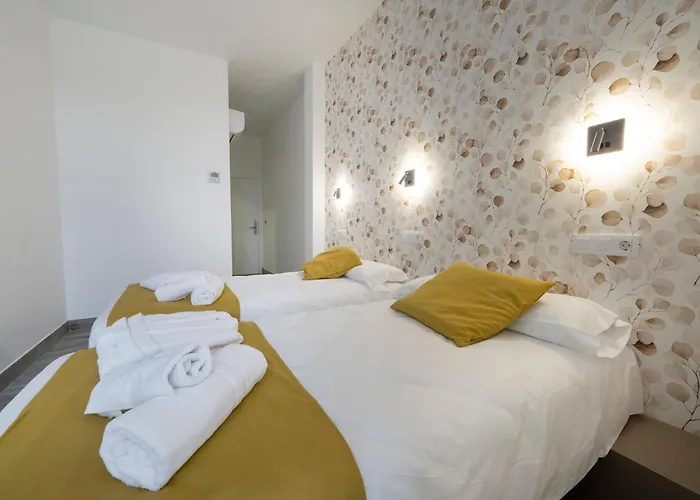 Cruceiro De * O Pedrouzo